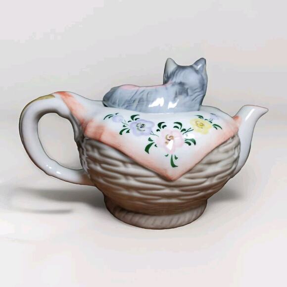 VTG 80's Tea Pot Kitty Cat Kitten Resting on Basket Porcelain - Andrea by Sadek - Picture 3 of 11